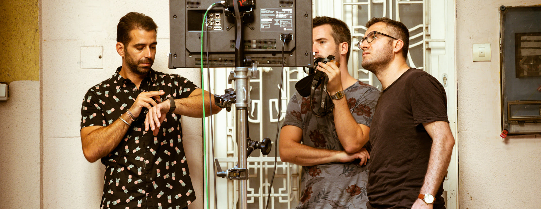 Mansour Forouzesh behind the scenes of When I Killed the Cat